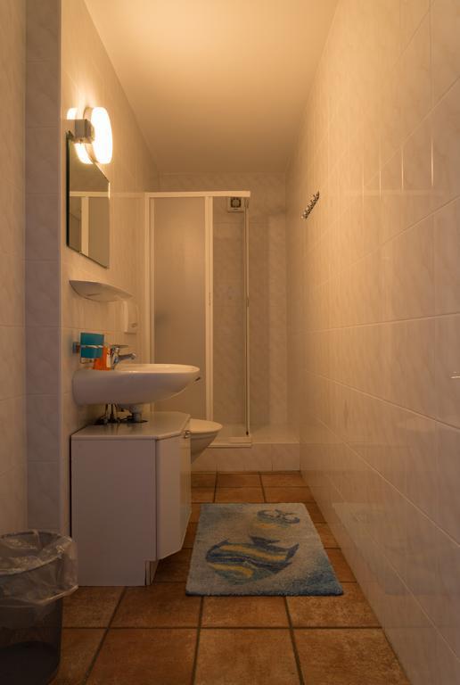 Hotel Ostello & Camping Riposo Losone Exterior foto
