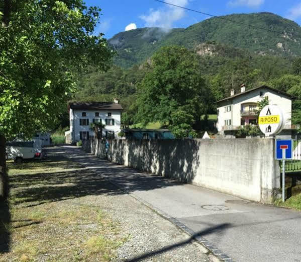 Hotel Ostello & Camping Riposo Losone Exterior foto
